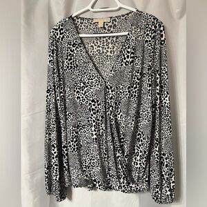 Michael Kors Black & White Leopard Print Wrap Blouse - Women Tops. XL. EUC